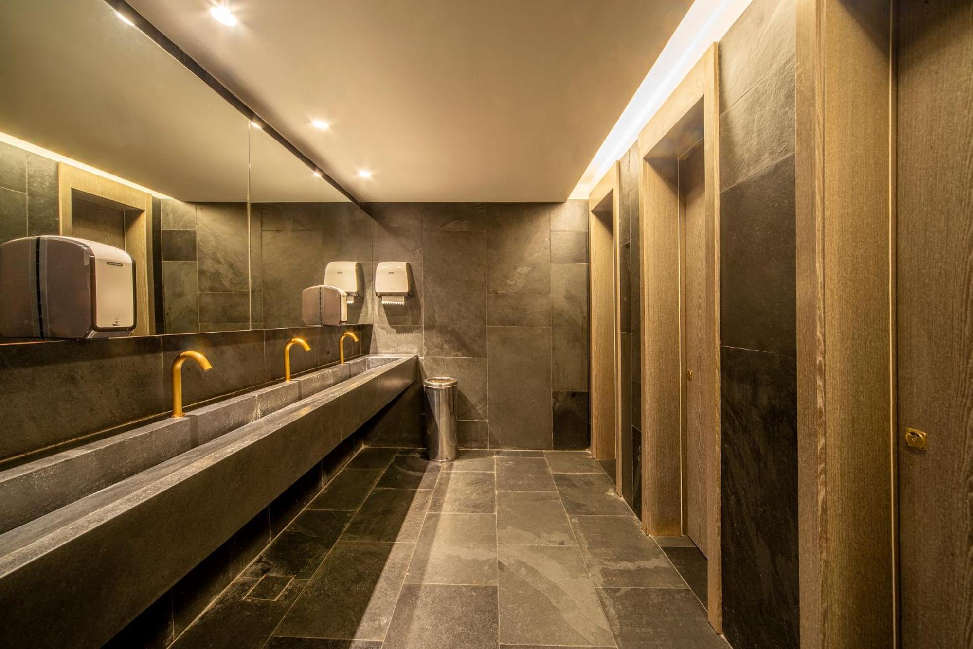 Hotel Lifestyle Laghetto Collection Rio de Janeiro Exteriér fotografie The bathrooms at the station