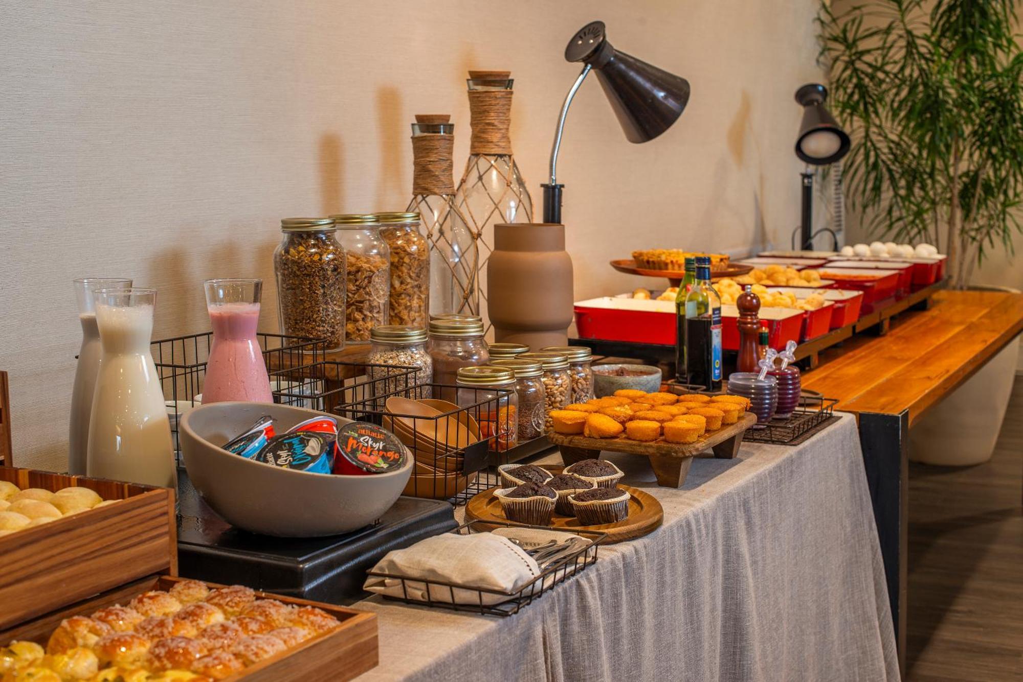 Hotel Lifestyle Laghetto Collection Rio de Janeiro Exteriér fotografie A breakfast buffet