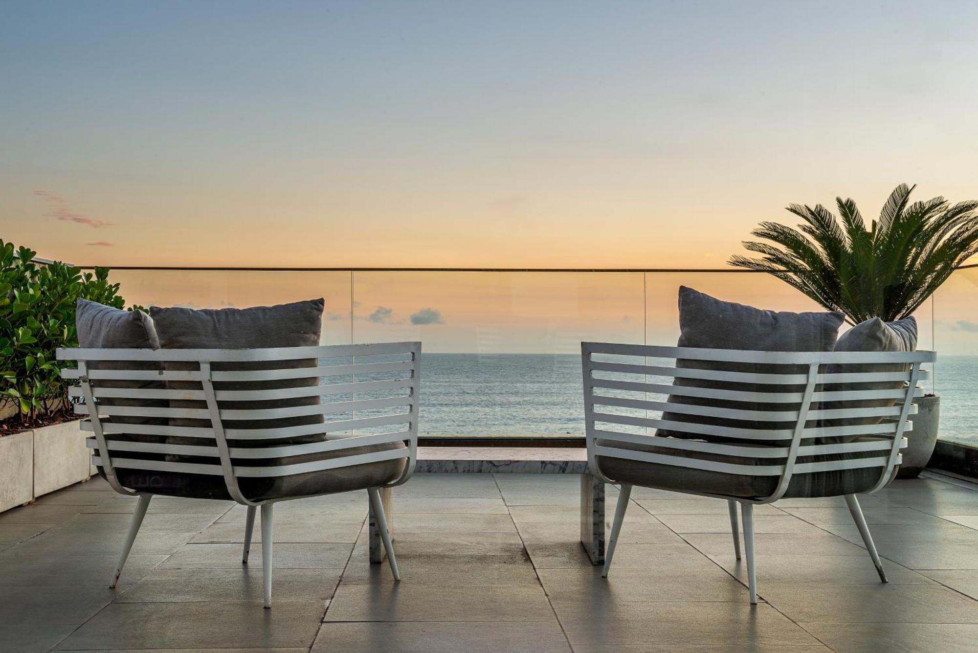 Hotel Lifestyle Laghetto Collection Rio de Janeiro Exteriér fotografie The 3D rendering of the balcony of a penthouse apartment in the proposed development